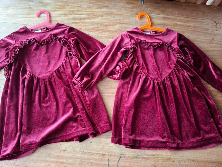 Tweeling. 2x lieve mooie feest/kerst jurkjes. Zara. Maat 116, Kinderen en Baby's, Tweelingen en Meerlingen, Zo goed als nieuw