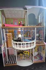 Kidkraft poppenhuis barbiehuis met barbies, Kinderen en Baby's, Speelgoed | Poppenhuizen, Ophalen, Zo goed als nieuw