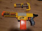 Nerf Gun met 12 Pijltjes & Nieuw Magazijn, Verzamelen, Speelgoed, Ophalen of Verzenden, Gebruikt
