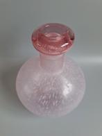 Prachtig roze glazen vaas met reliëf. Van de PTMD collectie., Minder dan 50 cm, Glas, Ophalen of Verzenden, Zo goed als nieuw