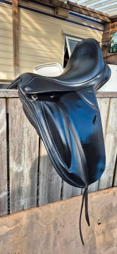 Thorowgood T8 Dressuurzadel, Dieren en Toebehoren, Paarden en Pony's | Zadels, Gebruikt, Dressuur, Ophalen of Verzenden
