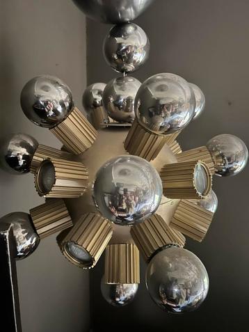 Unieke Space Age lamp beschikbaar voor biedingen