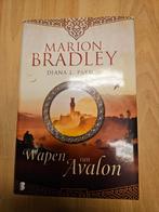 Wapen van Avalon - Marion Bradley, Ophalen of Verzenden, Zo goed als nieuw