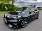 BMW 1-serie 118i High Executive PANO/LED/VIRTUAL/AUTO M, Te koop, Emergency brake assist, Geïmporteerd, 5 stoelen
