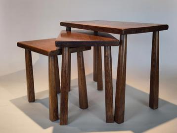 Vintage set bijzettafeltjes eiken hout brutalist tafeltjes beschikbaar voor biedingen