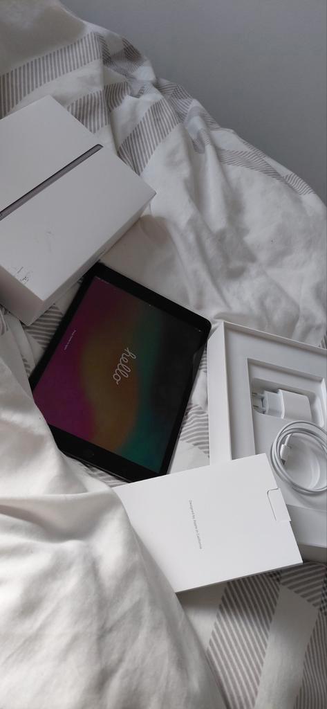 Nieuwe iPad 9th Gen 64GB, Computers en Software, Apple iPads, Nieuw, Apple iPad, Wi-Fi en Mobiel internet, 64 GB, Zwart, Ophalen of Verzenden