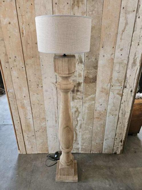 baluster lamp,vloerlamp ``WOONWINKEL RUSTIEK``, Huis en Inrichting, Lampen | Vloerlampen, Nieuw, Hout, Ophalen