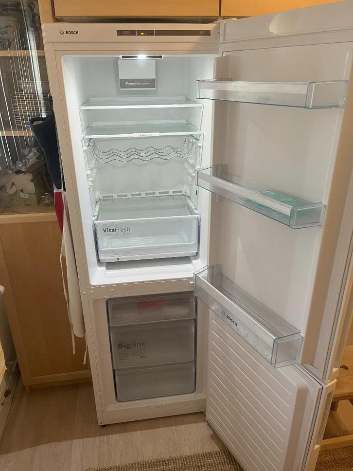 Bosch Serie 4 KGV36VB32S koelvriescombinatie Wit, Witgoed en Apparatuur, Koelkasten en IJskasten, Zo goed als nieuw, Met aparte vriezer