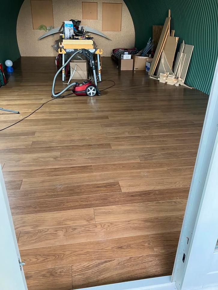 7 m2 laminaat met v groef, Huis en Inrichting, Stoffering | Vloerbedekking, Zo goed als nieuw, Laminaat, Bruin, minder dan 10 m²