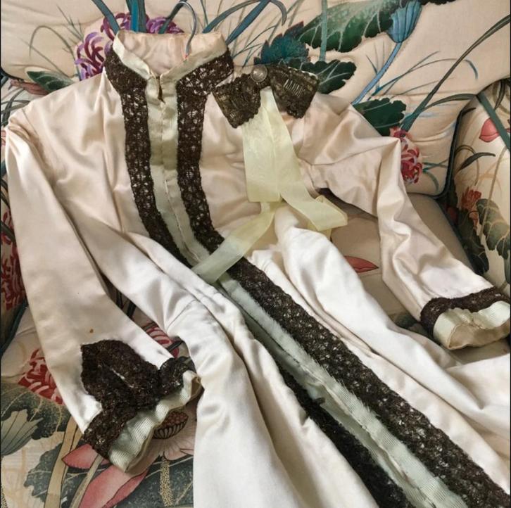 Antiek zijde jasje voor Napoleon paspop gouddraad, Antiek en Kunst, Antiek | Kleding en Accessoires, Verzenden