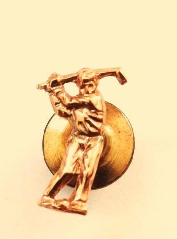 Leuke goudkleurige broche, steekbroche Golfer beschikbaar voor biedingen