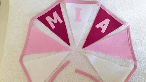 MIA Naamslingertje, Kinderen en Baby's, Kraamcadeaus en Geboorteborden, Nieuw, Kraamcadeau, Ophalen of Verzenden