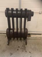 Oude Gietijzeren Radiator - Geschikt voor Aardgas, Doe-het-zelf en Verbouw, Verwarming en Radiatoren, 30 tot 80 cm, Gebruikt, Radiator