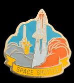 Space Shuttle pin- meerkleurig, Verzamelen, Speldjes, Pins en Buttons, Verzenden, Nieuw, Transport, Speldje of Pin