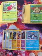 150 verschillende Brilliant Stars Pokémon kaarten, Foil, Ophalen of Verzenden, Zo goed als nieuw, Meerdere kaarten