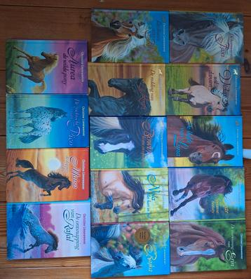 Christine Linneweever Gouden paarden 14 delen beschikbaar voor biedingen