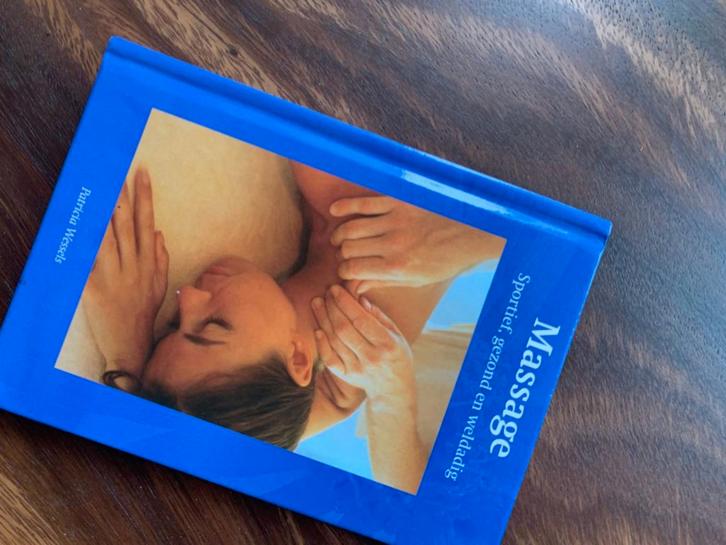 Massage - Sportief, gezond en weldadig, Boeken, Hobby en Vrije tijd, Zo goed als nieuw, Overige onderwerpen, Ophalen of Verzenden