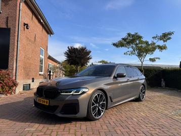 BMW 5-serie Touring 540d xDrive High Executive beschikbaar voor biedingen