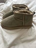 UGGs, Kleding | Dames, Schoenen, Lage of Enkellaarzen, Nieuw, Ophalen of Verzenden, Groen
