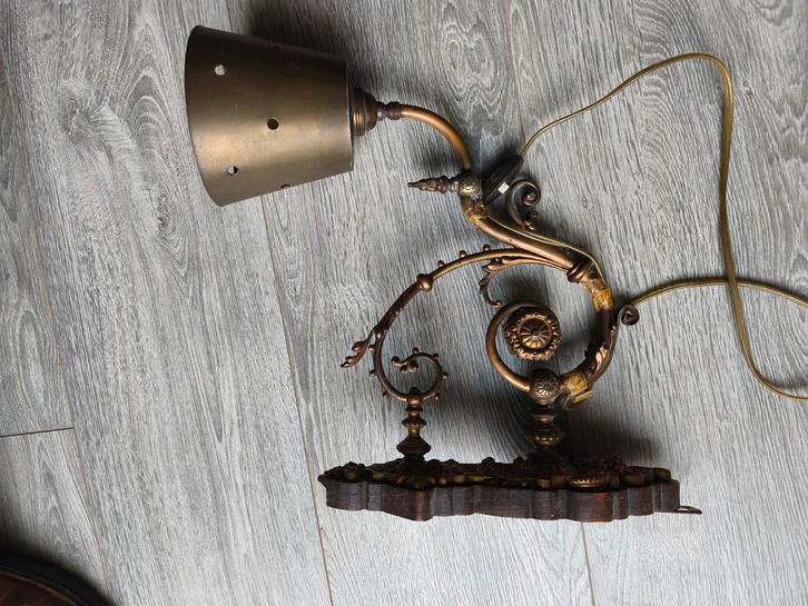 Oude bronzen wandlamp met koperen kap, Antiek en Kunst, Antiek | Lampen, Ophalen