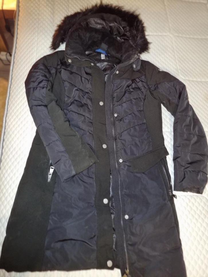 Luhta zwarte warme jas maat 38, Kleding | Dames, Jassen | Winter, Zo goed als nieuw, Maat 38/40 (M), Zwart, Ophalen of Verzenden
