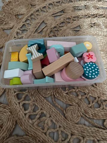 Houten blokken voor dreumes/peuter - Zo goed als nieuw