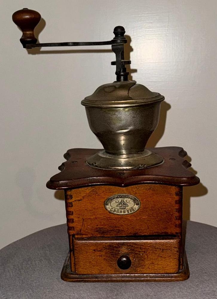 Geschmiedetes Mahlwerk vintage koffiemolen, Antiek en Kunst, Antiek | Keukenbenodigdheden, Ophalen