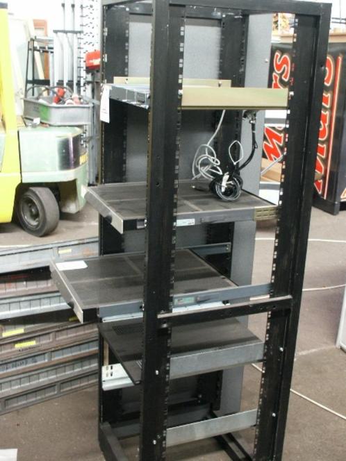 19"Inch Patchkast, Montagekast, met telescoopladen, goede st, Doe-het-zelf en Verbouw, Overige Doe-het-zelf en Verbouw, Zo goed als nieuw
