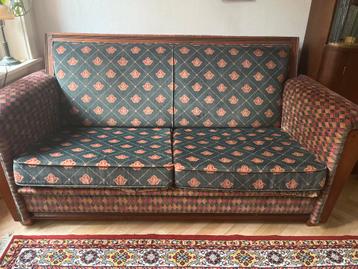 Vintage tweepersoonsbank met Houten Frame beschikbaar voor biedingen