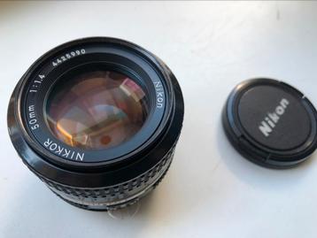 3 x 50mm nikon f1.4 & f1.8 nikkor ais beschikbaar voor biedingen