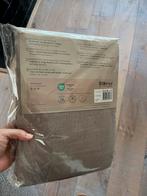 2 stuks Nieuwe taupe/beige inbetween gordijnen met haken, Huis en Inrichting, Stoffering | Gordijnen en Lamellen, 100 tot 150 cm