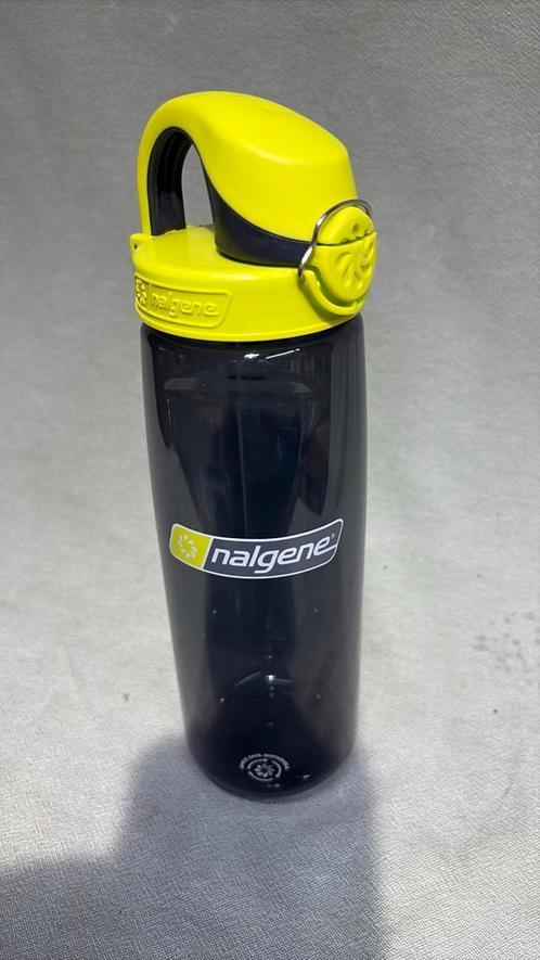 Kunststof waterfles- Bidon totale hoogte 25 cm, Sport en Fitness, Bidons, Nieuw, Ophalen of Verzenden