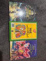 Hoe Overleef Ik...? Serie - Deel 1, 5 & 7, Boeken, Ophalen of Verzenden, Zo goed als nieuw, Fictie algemeen