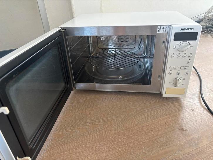 Magnetron Oven Magnetron, Witgoed en Apparatuur, Magnetrons, Gebruikt, Vrijstaand, Magnetron, 45 tot 60 cm, Draaiplateau, Ophalen of Verzenden