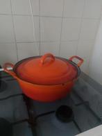 Oude oranje gietijzeren pan - 24 cm, Huis en Inrichting, Keuken | Potten en Pannen, Ophalen, Gebruikt, Gietijzer, Koekenpan of Braadpan