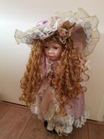 Porseleinen pop met serienummer, Ophalen of Verzenden, Zo goed als nieuw, Pop