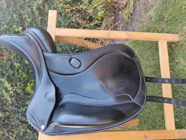Acavallo Mantegna dressuurzadel, Dieren en Toebehoren, Paarden en Pony's | Zadels, Zo goed als nieuw, Dressuur, Ophalen of Verzenden