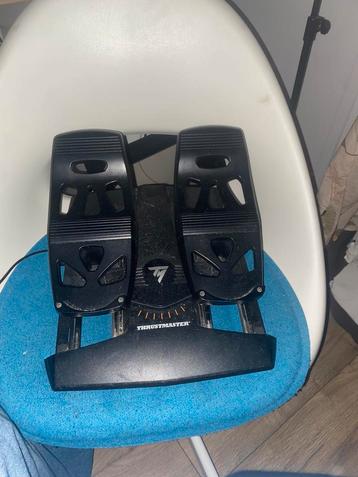 Thrustmaster vlieg pedalen beschikbaar voor biedingen