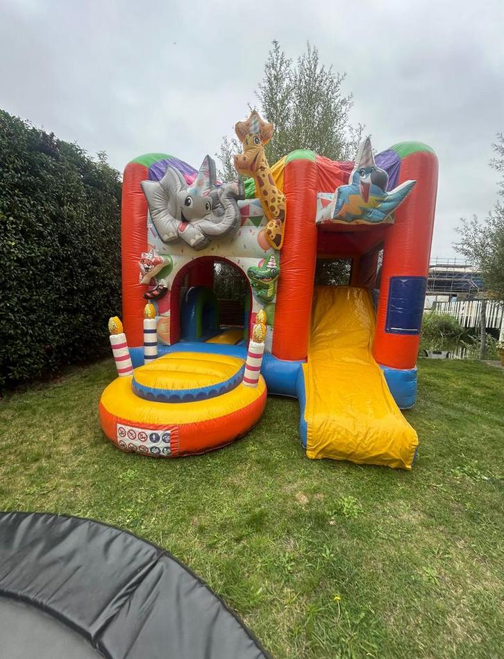 Springkussen party te huur, Hobby en Vrije tijd, Feestartikelen | Verhuur, Zo goed als nieuw, Overige, Ophalen of Verzenden