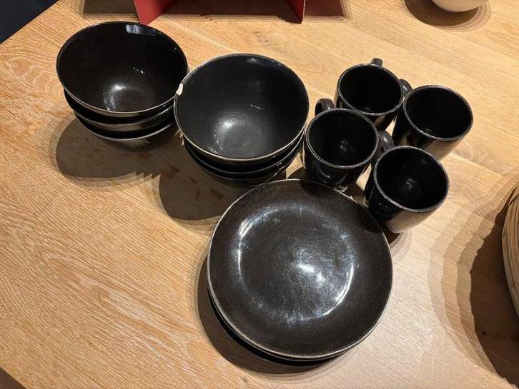 Broste Copenhagen Nordic Coal ontbijtset, Huis en Inrichting, Keuken | Servies, Gebruikt, Compleet servies, Effen, Aardewerk, Ophalen
