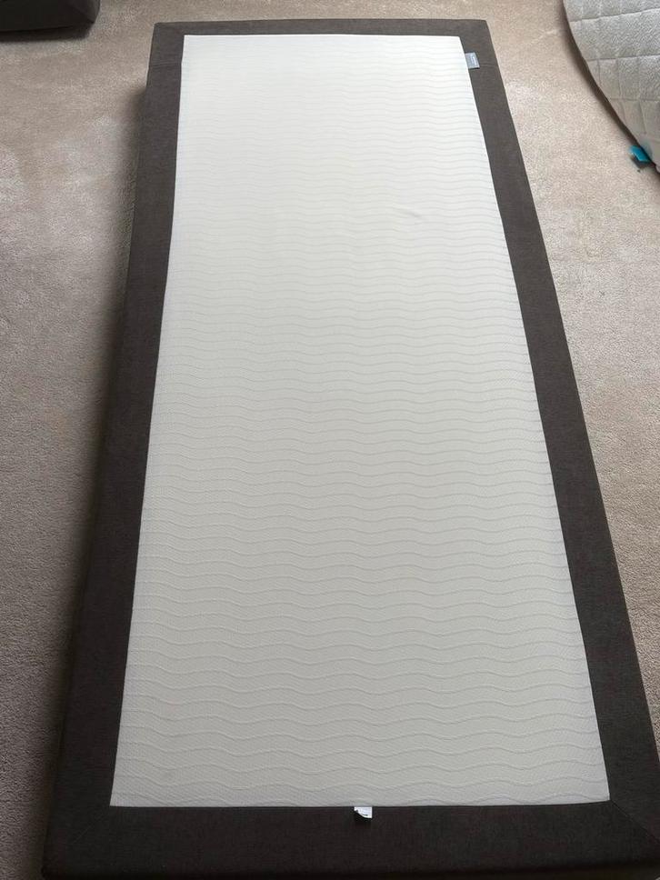 GRATIS - 2 matrassen en 1 topper, Huis en Inrichting, Slaapkamer | Bedden, Gebruikt, Eenpersoons, 90 cm, 200 cm, Stof, Wit, Ophalen