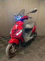 PIAGGIO ZIP 4T 3V BROM 2020 FULL OPTION CANDY RED, Fietsen en Brommers, Scooters | Piaggio, Ophalen, Maximaal 45 km/u, Zip, Zo goed als nieuw