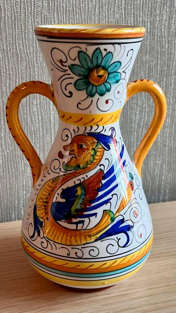 Handgeschilderd Italiaans Vaasje, Antiek en Kunst, Antiek | Vazen, Ophalen of Verzenden