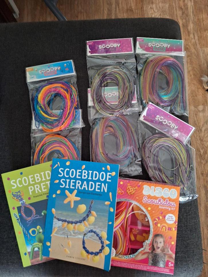Groot Scoebidoe / scooby doe / scoubidou knutselpakket, Hobby en Vrije tijd, Knutselen, Nieuw, Materiaal, Ophalen of Verzenden