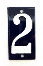 oude blauwe emaille huisnummer 2, Ophalen of Verzenden