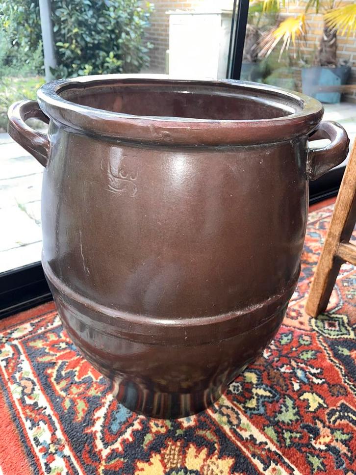 Grote bruine geglazuurde Keulse pot 45 cm met een sphinx, Antiek en Kunst, Antiek | Keramiek en Aardewerk, Ophalen of Verzenden