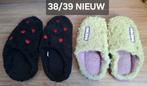Nieuwe Pantoffels Maat 38/39 - 2 paar voor €8,50, Zwart, Nieuw, Ophalen of Verzenden, Pantoffels of Sloffen