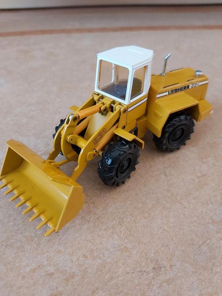 Liebherr L531 hydraulische wiellader/shovel van Conrad 1/50, Hobby en Vrije tijd, Modelauto's | 1:50, Nieuw, Hijskraan, Tractor of Landbouw