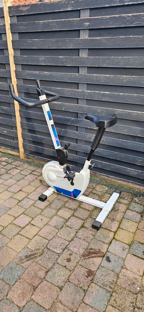 Gratis Hometrainer - Zonder Computer, Sport en Fitness, Fitnessapparatuur, Gebruikt, Hometrainer, Benen, Metaal, Ophalen of Verzenden