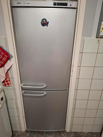 Bosch Koelkast Vriescombinatie beschikbaar voor biedingen